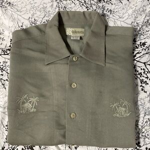 Cubavera men’s Cuban style shirt. Size M